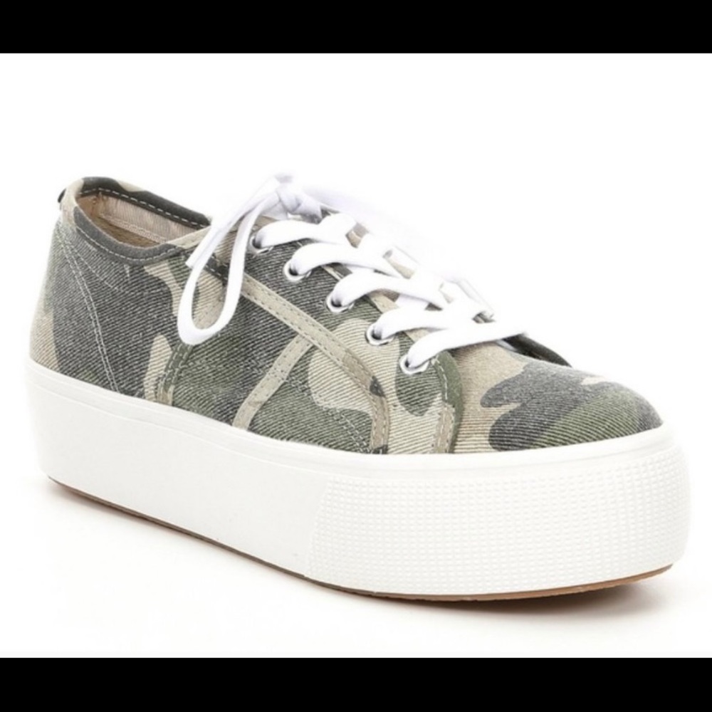 Camo platform sneakers